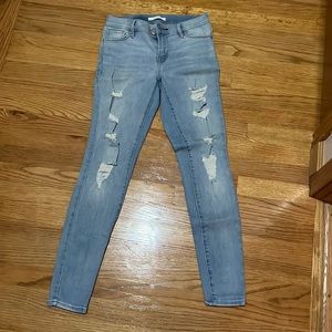 Perfect fit jegging with rips